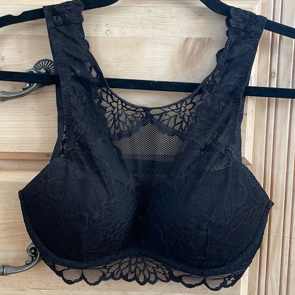 PINK bra front lace detail
